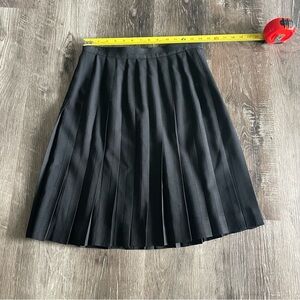 Talbots Elegant Black Pleated Skirt, 100% Pure Wool, Women’s Size 8